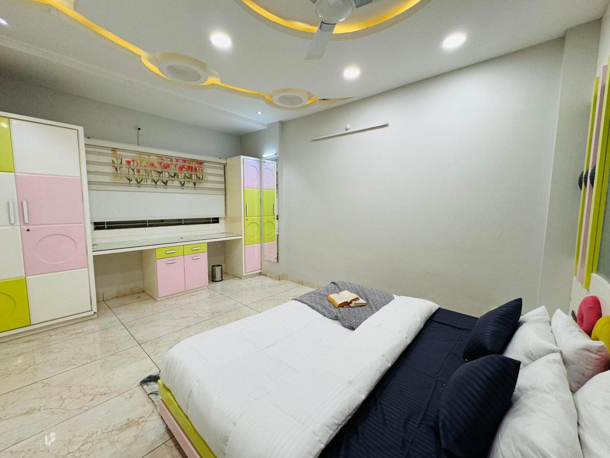 Escape 3bhk Luxury Duplex, Vijay Nagar *