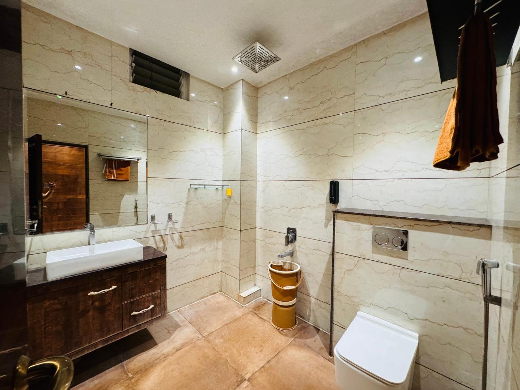 Escape 3bhk Luxury Duplex, Vijay Nagar * Indore