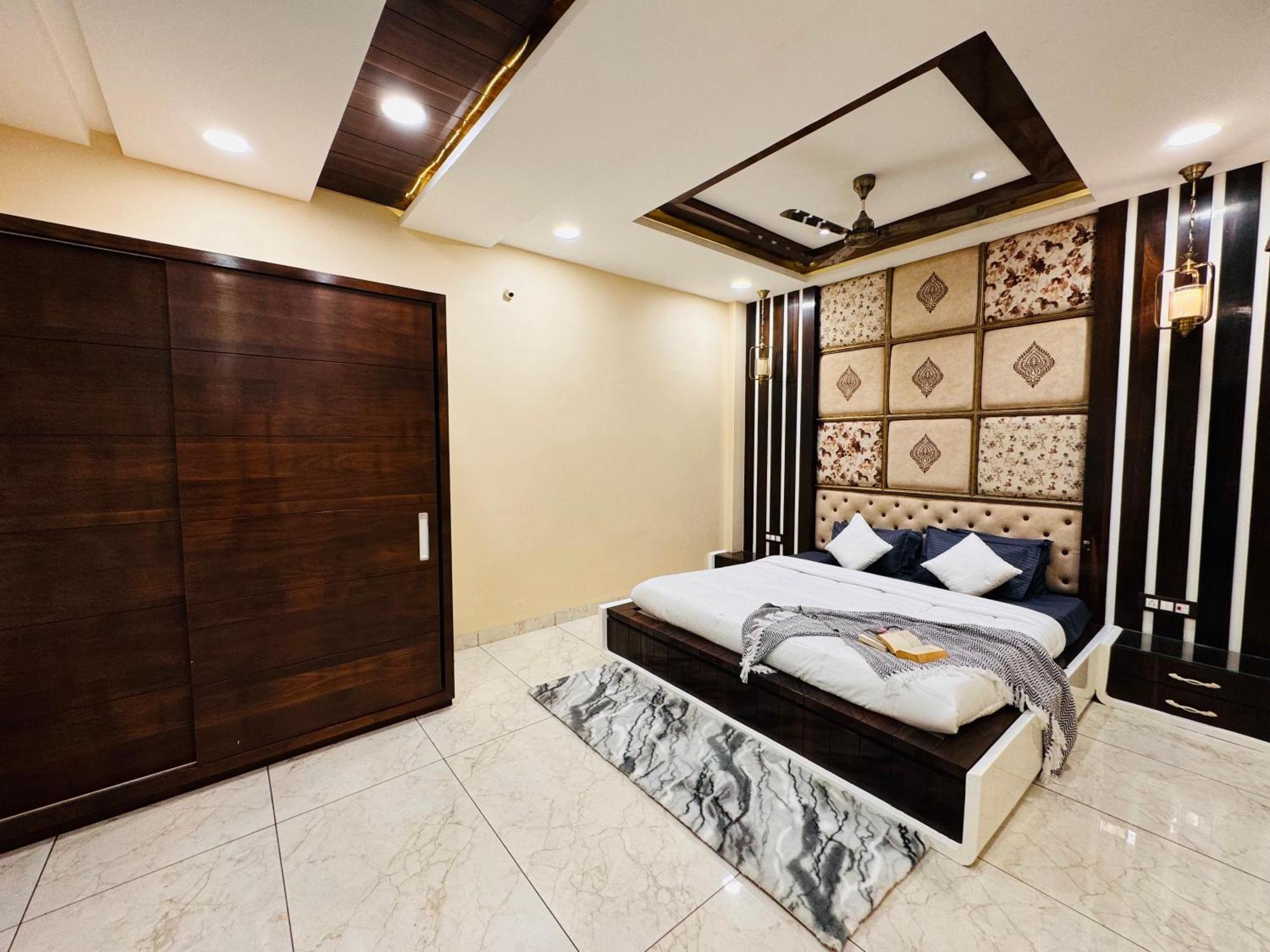 Escape 3bhk Luxury Duplex, Vijay Nagar * Indore