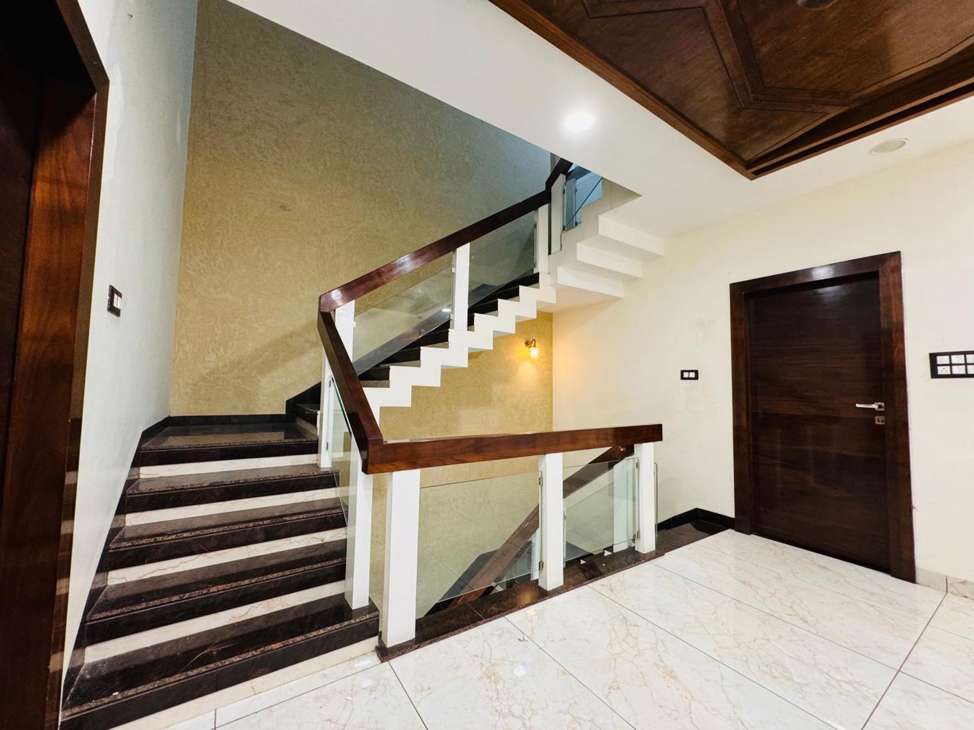 Escape 3bhk Luxury Duplex, Vijay Nagar Holiday home *